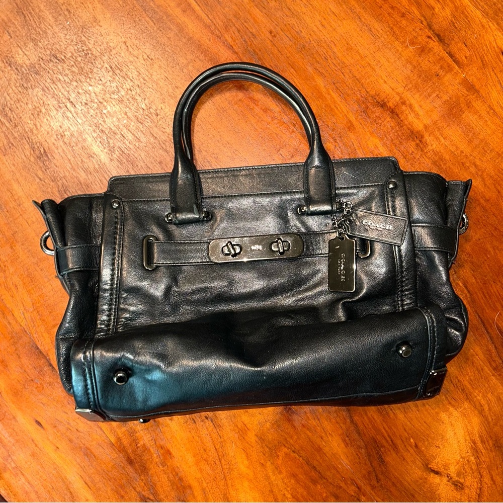 Coach Black Soft Leather Swagger Bag Shoulder Purse - Picture 2 of 16